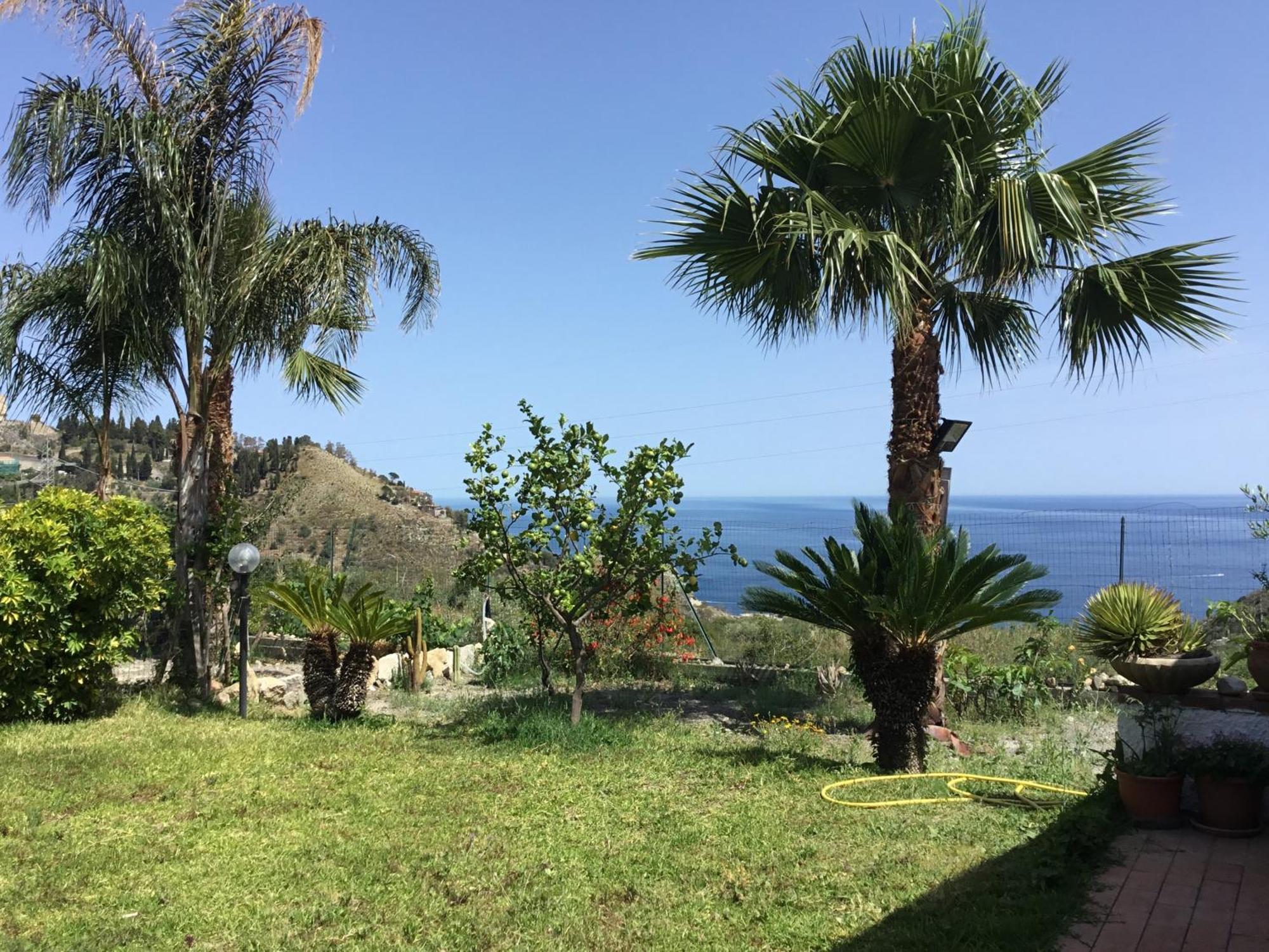 Holidaysora Taormina - Il Giardino Di Graziella Extérieur photo